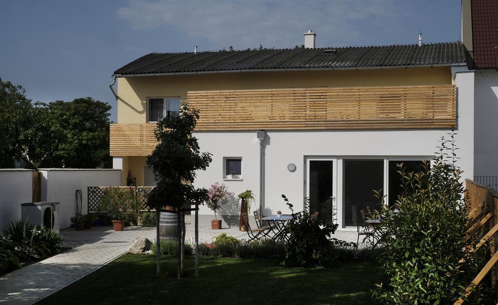 Nachtquartier Zur Dankbarkeit Apartment Podersdorf am See Bagian luar foto