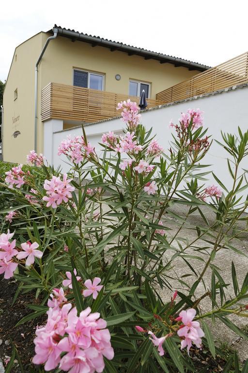 Nachtquartier Zur Dankbarkeit Apartment Podersdorf am See Bagian luar foto