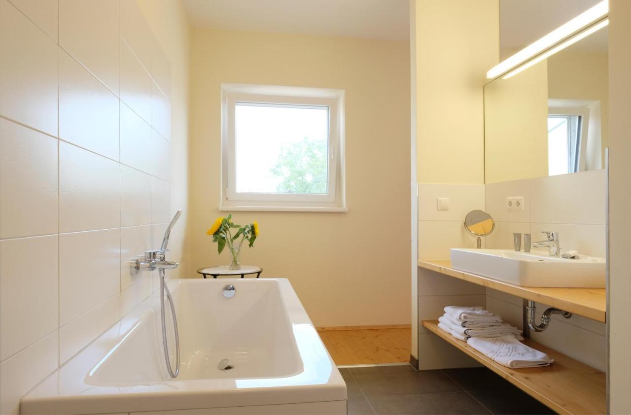 Nachtquartier Zur Dankbarkeit Apartment Podersdorf am See Bagian luar foto